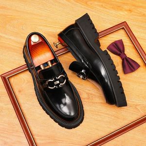 รองเท้าหนังวัวคุณภาพสูงสำหรับผู้ชาย สไตล์ลำลองทางธุรกิจ พื้นหนา ทรงเตี้ย เหมาะสำหรับทำงานและกิจกรรมกลางแจ้ง - Product Image 4