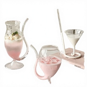 Cannucce Innovative Trasparenti con Beccuccio Curvo, Fatte a Mano, Riutilizzabili, per Vino e Cocktail, a Forma di Scoiattolo, Accessori da Bar Creativi per Bere con Divertimento - Product Image 4