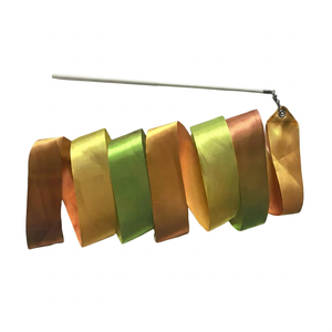 Ruban de danse dégradé en gros, ruban de gymnastique en satin or-vert avec poignée rouge pour spectacles sur scène et festivals - Product Image 1