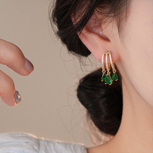 Boucles d'oreilles clous de luxe exquises de couleur verte, forme géométrique irrégulière, élégantes pour femmes, bijoux de mode en gros - Product Image 5