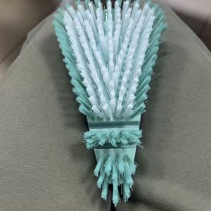 Brosse de nettoyage pour sols et murs à long manche, pointe triangulaire, poils durs, pour carrelage et toilettes dans la salle de bain et la cuisine - Product Image 3