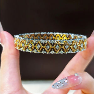 Italienische Handwerks kunst Spitze hohl 18 Karat Gold Natur diamant Armband Exquisites Geschenk - Product Image 2