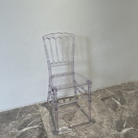 Chaises et tables d'hôtel modernes en acrylique, usage commercial (bar, salle de banquet), design minimaliste, transparentes, logo personnalisable, intérieur