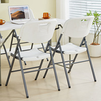 Tables pliantes portables en plastique pour l'extérieur, idéales pour les repas en plein air et les activités de groupe
