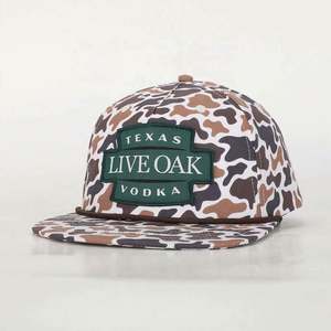 Casquette de golf sportive 5 panneaux style old school avec logo patch camouflage canard imprimé numérique personnalisé, visière plate, non structurée, snapback - Product Image 1