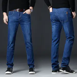 पुरुषों की ट्रेंडी स्लिम-फिट डेनिम पैंट हाई स्ट्रीट फैशन ब्रांड स्ट्रेट जींस इलास्टिक लूज प्रिंट पैटर्न फीचरिंग लेटर