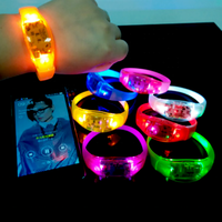 Bracelet de fête personnalisé en silicone phosphorescent Bracelets à led activés par le son Bracelet lumineux avec musique clignotante pour la fête