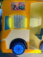 Manège pour enfants Bus de dessin animé à monnayeur, machine à bascule pour enfants à une ou deux places pour supermarché