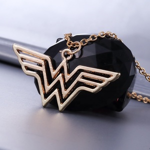 Collar con Colgante de Mujer Maravilla en Forma de Animal, Estilo Vintage, de ZRM, Joyería de Moda, Regalo de Aniversario para Hombres y Mujeres - Product Image 5