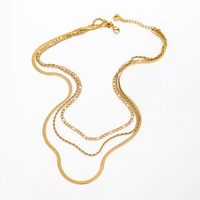 Collier triple couche en acier inoxydable plaqué or Joolim Jewelry : chaîne Figaro, chaîne corde, chaîne serpent - Vente en gros