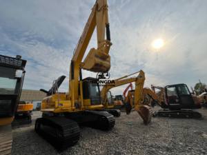 Excavadora de cadenas Komatsu PC220 usada de 2022, 22 toneladas, cucharón de 1.1m, buen estado, motor de 110KW, maquinaria con informe incluido - Product Image 2