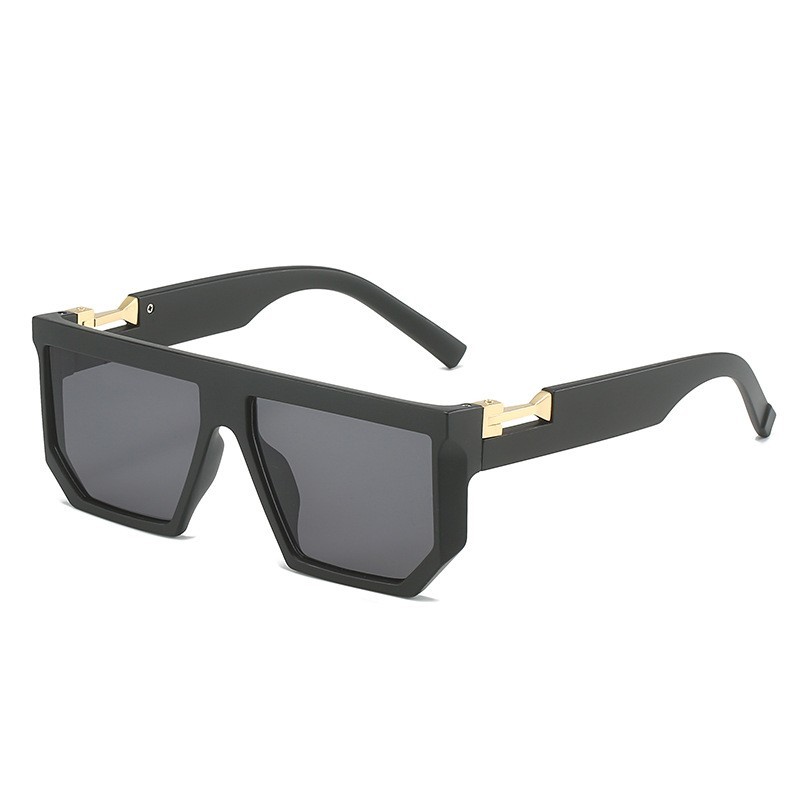 Shop Our Hot Selling Classic Oversized Sunglasses for UV400  display picture 1