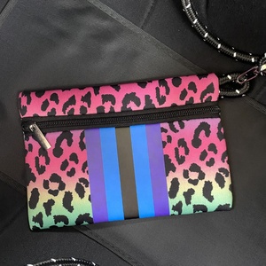 Sac de plage portefeuille en néoprène fourre-tout léopard personnalisé pour femmes sac à main à provisions étanche à la mode avec conception de maman enseignante - Product Image 3