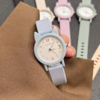 Nouvelle Montre à Quartz Tendance pour Femmes et Filles, Affichage Numérique Coloré, Cadran Chat, Bracelet en Silicone Confortable, Étanche, Vente en Gros