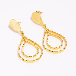 Bijoux de boucle d'oreille en laiton plaqué or de haute qualité, bijoux plaqués or vermeil 18 carats, fournisseur de bijoux en laiton antique - Product Image 5