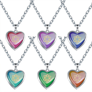 Nouveauté : Collier en acier inoxydable à détection de température, changeant de couleur, motif cœur, pour femmes et filles - Product Image 2