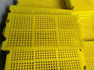 Jaring Layar Poliuretan Linier Baru untuk Penyaringan Getar Tambang Bijih Jaring Layar Getar - Product Image 2