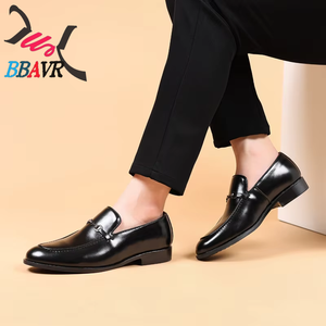 Mocasines Negros y Marrones al por Mayor de Fábrica, con Parte Superior de PU, Suela de Goma, Punta Puntiaguda, Zapatos Formales de Vestir para Hombre - Product Image 4