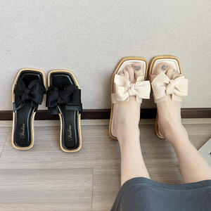 Chaussons d'hiver pour femmes et hommes, taille universelle, antidérapants, doux et chauds, chaussures d'intérieur pour l'hiver - Product Image 4