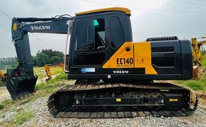 Kobelco SK350 Grande pelle sur chenilles 35 tonnes Japon d'occasion en excellent état avec moteur central et composants de pompe - Product Image 4