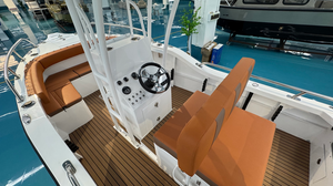 Barco <span class=keywords><strong>de</strong></span> <span class=keywords><strong>Pesca</strong></span> Deportiva ECOCAMPOR con Consola Central y Techo en V, 18 pies (5.5 m), Motorizado, para <span class=keywords><strong>Pesca</strong></span> en Alta Mar, con Compartimento para Carnada Viva - Product Image 6