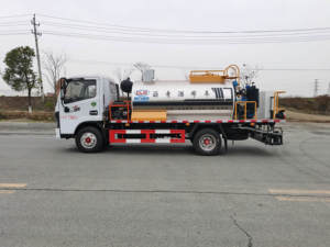 Camion Spargiasfalto Dongfeng 4x2 5m3 XLS603Y, Distributore di Bitume con Motore Weichai per <span class=keywords><strong>Pavimentazione</strong></span> <span class=keywords><strong>Stradale</strong></span> - Product Image 4