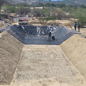 Geomembrana <span class=keywords><strong>de</strong></span> contención <span class=keywords><strong>de</strong></span> agua eficiente HDPE EPDM LLDPE para <span class=keywords><strong>plantas</strong></span> <span class=keywords><strong>de</strong></span> tratamiento <span class=keywords><strong>de</strong></span> agua Revestimiento <span class=keywords><strong>de</strong></span> <span class=keywords><strong>estanque</strong></span> <span class=keywords><strong>de</strong></span> estilo <span class=keywords><strong>de</strong></span> diseño industrial - Product Image 4