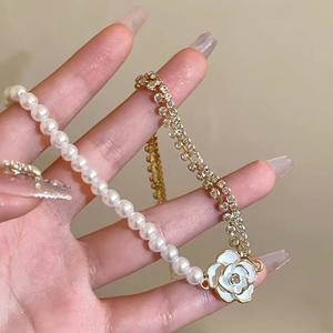 Collier pendentif pour femme, bijoux fantaisie en cuivre pour femmes et jeunes filles, agent d'achat en Chine - Product Image 1