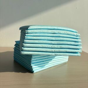 Vente en gros de tapis absorbants pour chiens écologiques et légers, 45*60cm, Dog Basics, pour l'entraînement des chiots et des animaux de compagnie - Product Image 3