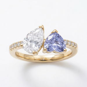 Bague romantique en or jaune 14 carats avec diamant de laboratoire 1,50 carat, motif Poire et Cœur Bleu Fantaisie, collection Toi et Moi, bijoux personnalisés OEM - Product Image 1