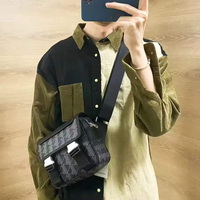 Bolso Bandolera de PU con Estampado de Letras Vintage, Moderno y Viral, Ligero, Antirrobo, para Hombre, para Viajes de Negocios y Uso Diario