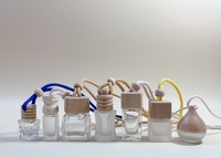Meilleure Vente : Diffuseur de Parfum Liquide Suspendu pour Voiture, 8 ml, en Verre, avec Bouchon à Vis et Bouteille en Bois de Rangement