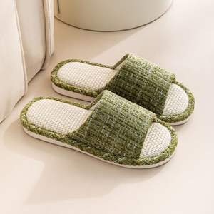 Zapatillas de Casa Populares para Hombre y Mujer, Otoño-Invierno, con Suelas Gruesas Antideslizantes y Parte Superior de Terciopelo, para Interiores y Exteriores - Product Image 3