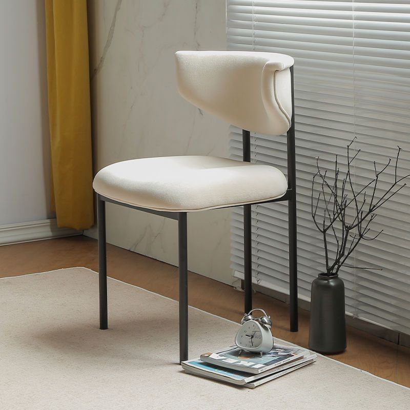 Blanc cassé [velours] avec cadre noir