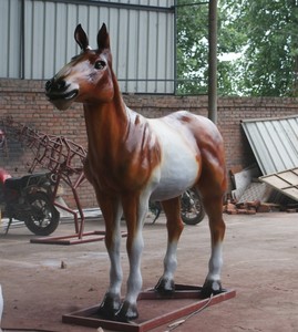 Nuovo arrivo a grandezza naturale attrezzatura per <span class=keywords><strong>cavalli</strong></span> da equitazione modello Animatronic simulatore animali cavallo meccanico <span class=keywords><strong>giostre</strong></span> per bambini per parchi <span class=keywords><strong>di</strong></span> divertimento - Product Image 6