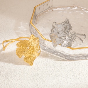 Pulseras de Acero Inoxidable Impermeables para Mujer, Diseño Único para Accesorios de Nicho, Joyería Inalterable al Color para Aniversarios - Product Image 4