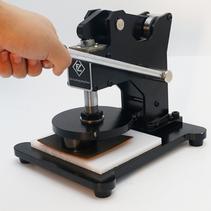 Máquina de corte manual de cuero pequeña, troqueladora manual negra para artesanos de cuero, máquina de corte para varios materiales - Product Image 2