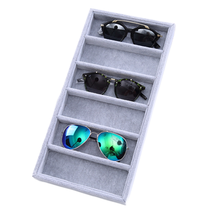 Estuche <span class=keywords><strong>de</strong></span> exhibición <span class=keywords><strong>de</strong></span> gafas <span class=keywords><strong>de</strong></span> franela personalizado con 6 ranuras para gafas <span class=keywords><strong>de</strong></span> sol Relojes Almacenamiento <span class=keywords><strong>de</strong></span> anteojos <span class=keywords><strong>Caja</strong></span> <span class=keywords><strong>de</strong></span> regalo <span class=keywords><strong>de</strong></span> viaje - Product Image 5