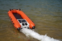 Bateau de sauvetage intelligent gonflable à propulsion à jet d'eau télécommandé à grande vitesse sans pilote pour les urgences d'inondation et la protection des ressources en eau
