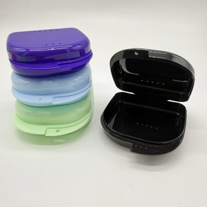 Boîte à échantillons dentaires personnalisable avec logo, idéale pour les boîtes d'échantillons de gouttières orthodontiques, petites boîtes à appareils dentaires à ouverture centrale. - Product Image 2