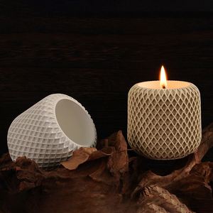 Portavelas Nórdico de Cerámica Mate con Patrón de Rejilla de Diamantes, Recipiente Cilíndrico para Decoración del Hogar - Product Image 1