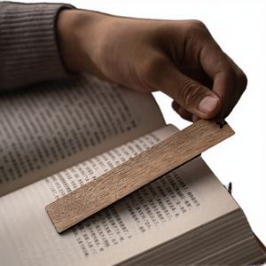 Marcapáginas de Madera Natural, Regalo Empresarial con Logotipo Personalizado y Diseño Tallado y Pintado - Product Image 4