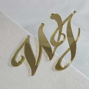 Letrero con Monograma de Letras Doradas en Espejo, Decoración Personalizada con Iniciales en Caligrafía para Bodas, Fiestas y Decoración de Habitaciones - Product Image 3
