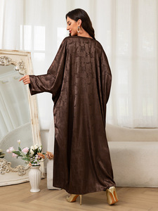 Glamorous Russet Brown Opulent Abaya que fluye mangas acampanadas Silken Texture Statement Khaleeji Cover - Product Image 6
