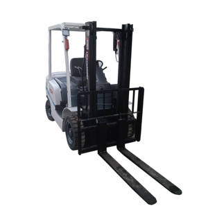 Chariot élévateur diesel d'occasion TCM FD30 de marque japonaise, 3 tonnes, super performances, garantie 1 an - Product Image 1