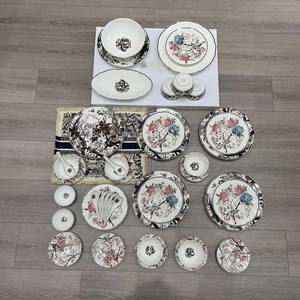 Juego de Vajilla de Porcelana Europea de Lujo en Oferta, con 41 Piezas de Platos de Porcelana Fina - Product Image 1