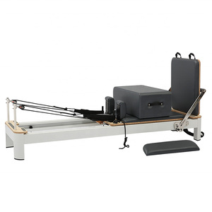 Reformer Pilates à basse hauteur en aluminium blanc, stable et sûr pour la rééducation et le fitness, idéal pour les studios et salles de yoga - Product Image 5