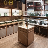Vitrine d'exposition de montres en verre, style moderne minimaliste et artistique, boîte de présentation de montres, présentoir de montres
