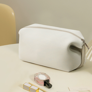 Logo personnalisé Noir Vendredi Cadeau Néoprène Portable Trousse à Cosmétiques Sac Vacances Boîte à <span class=keywords><strong>Maquillage</strong></span> Pochette Voyage Trousse à Cosmétiques Pour Femmes - Product Image 1