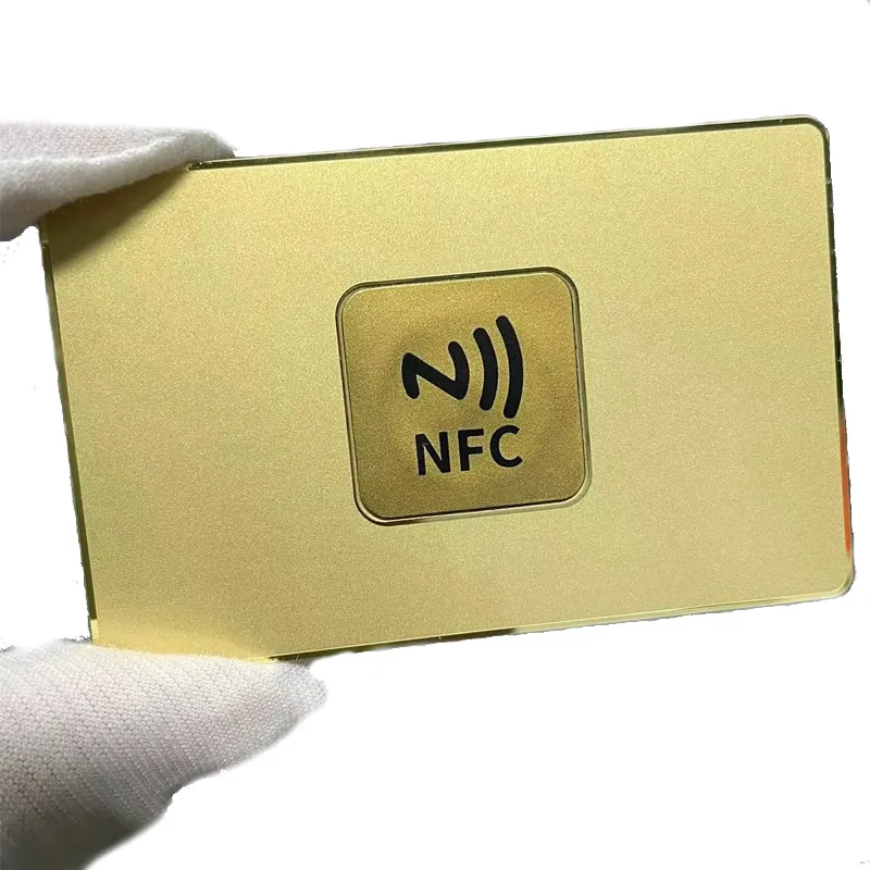 Best Verkopende Aangepaste Laser Gegraveerde Gouden Spiegel Nfc Metalen Visitekaartje Afdrukbare Nfc Kaarten Ntag 213 215 216 Herschrijfbare Rfid-Kaart